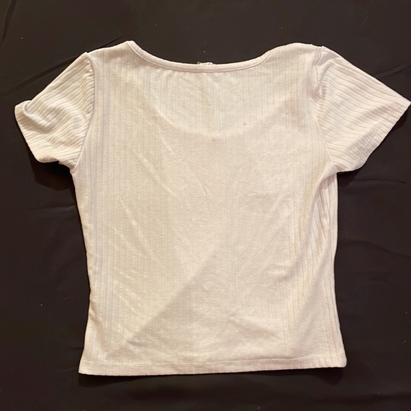 White cropped button up t shirt - Picture 2 of 3